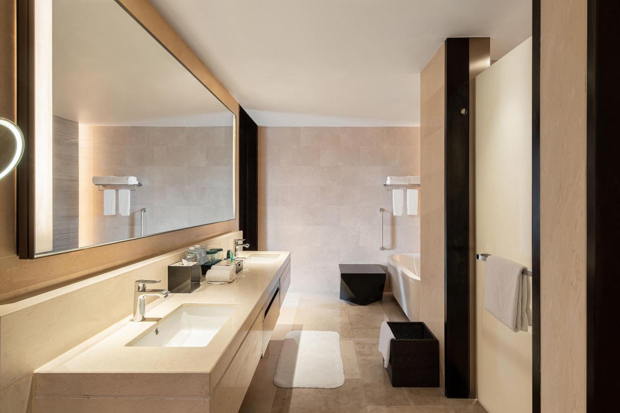 Four Points By Sheraton Chengdu, Anren Екстериор снимка