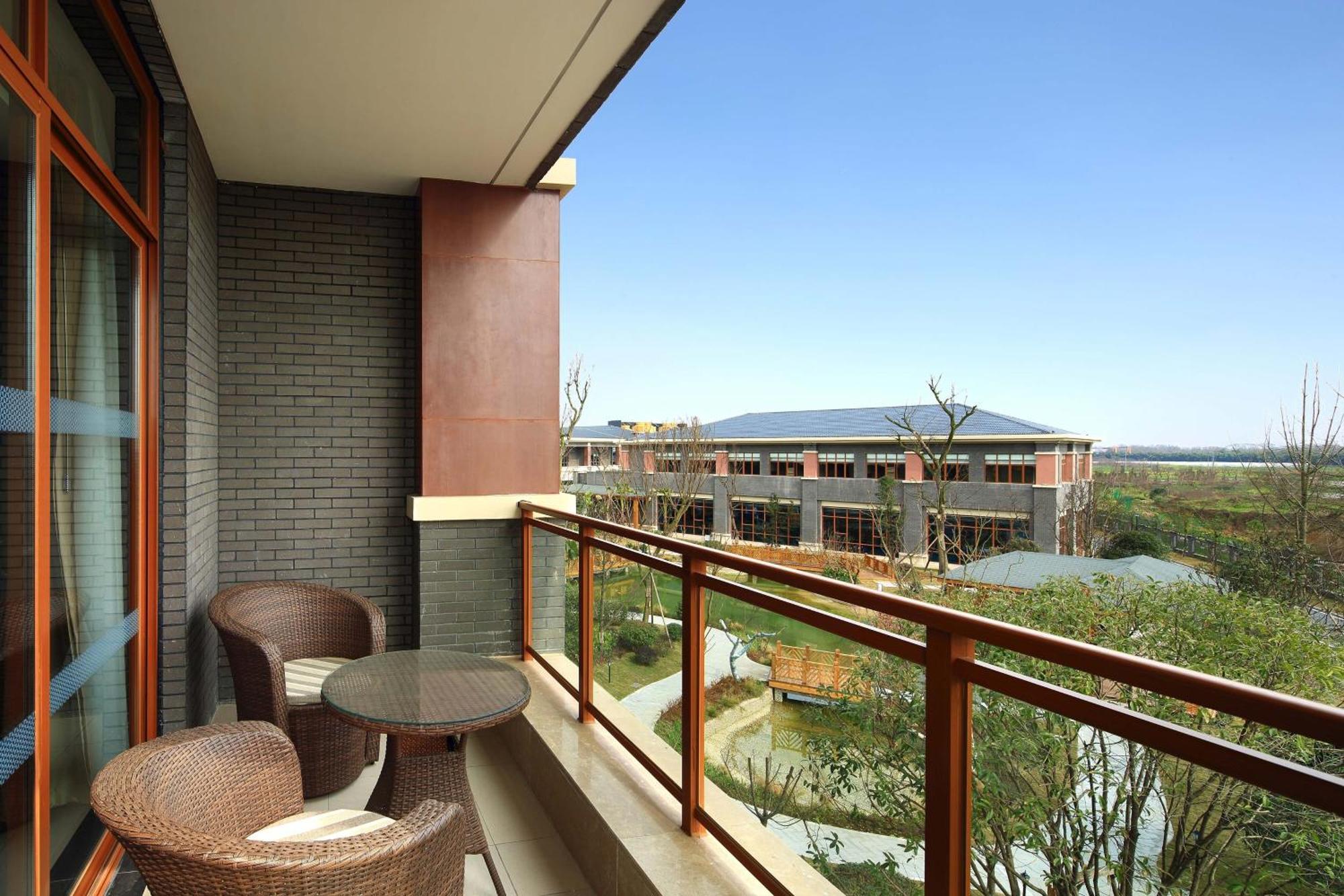 Four Points By Sheraton Chengdu, Anren Екстериор снимка
